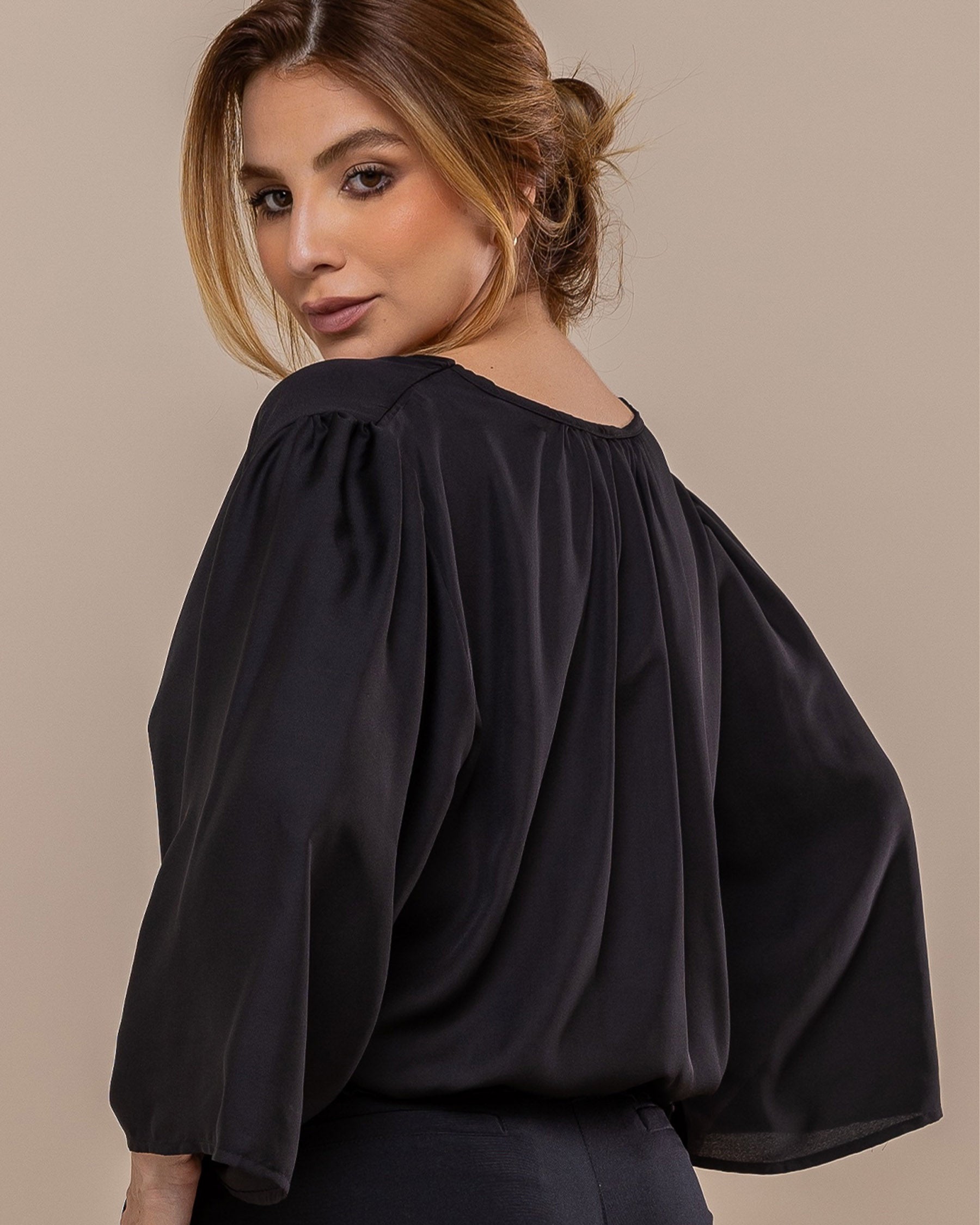 BLUSA ANCHA CON PRETINA