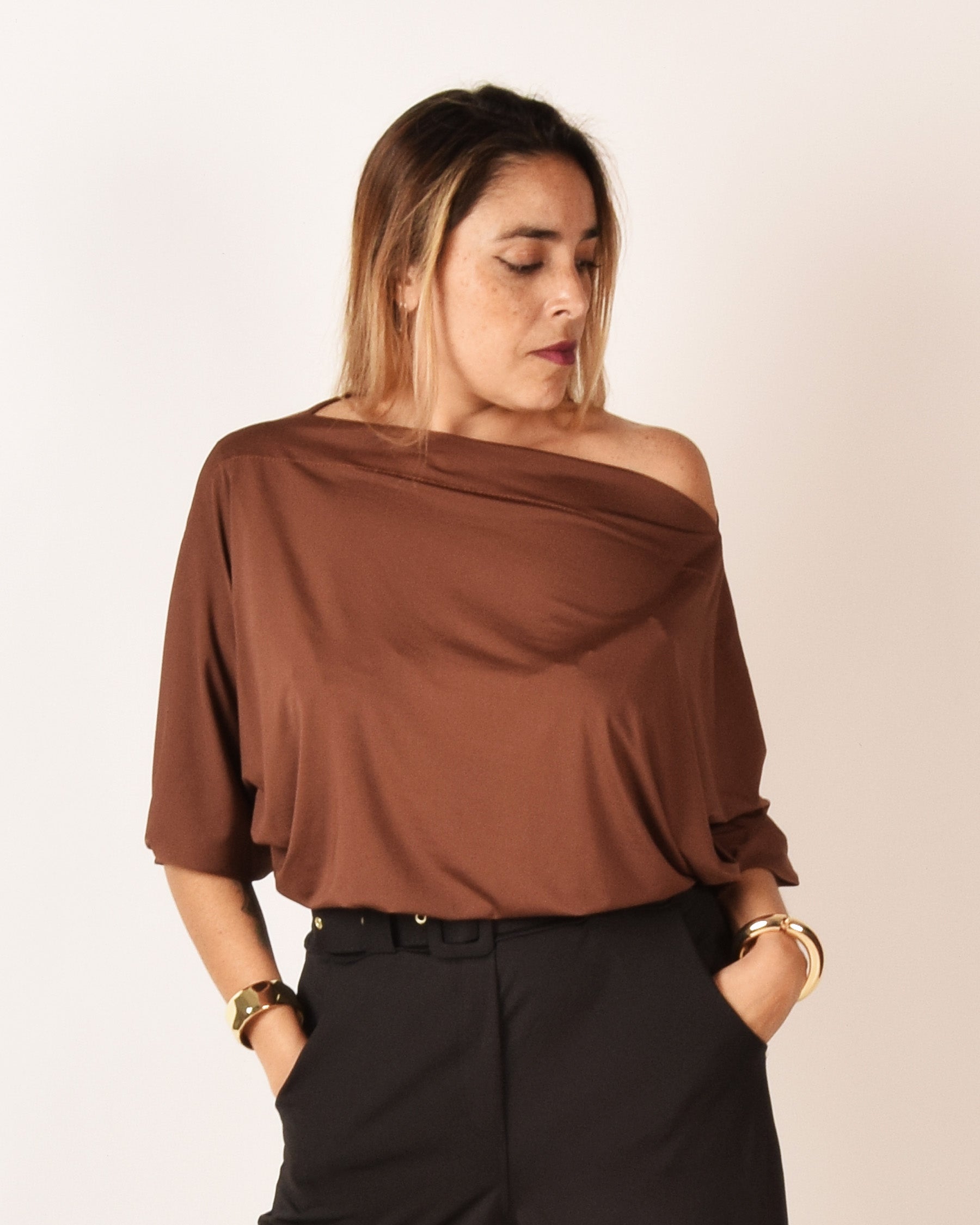 BLUSON ANCHO ELASTICADO EN MANGAS
