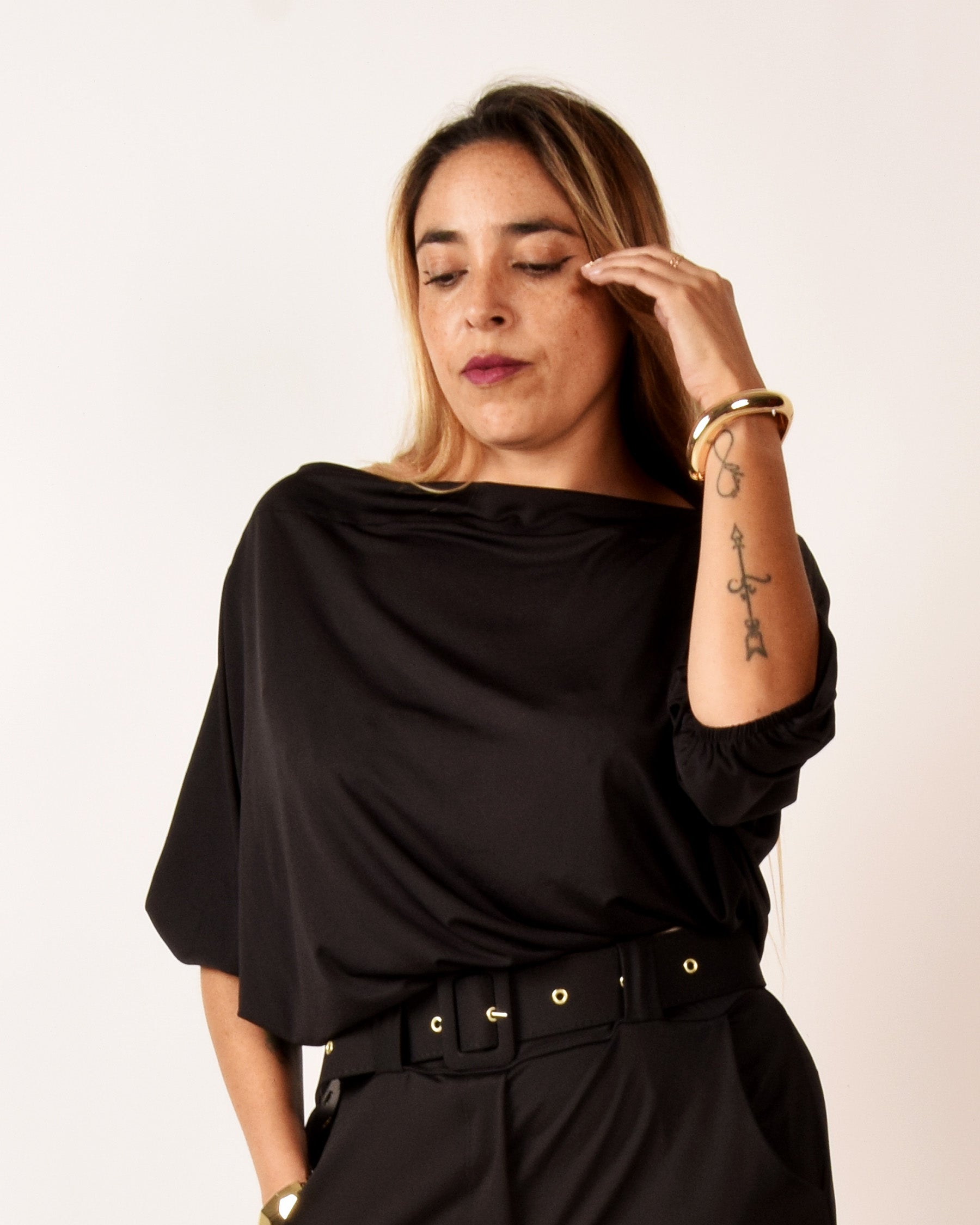 BLUSON ANCHO ELASTICADO EN MANGAS