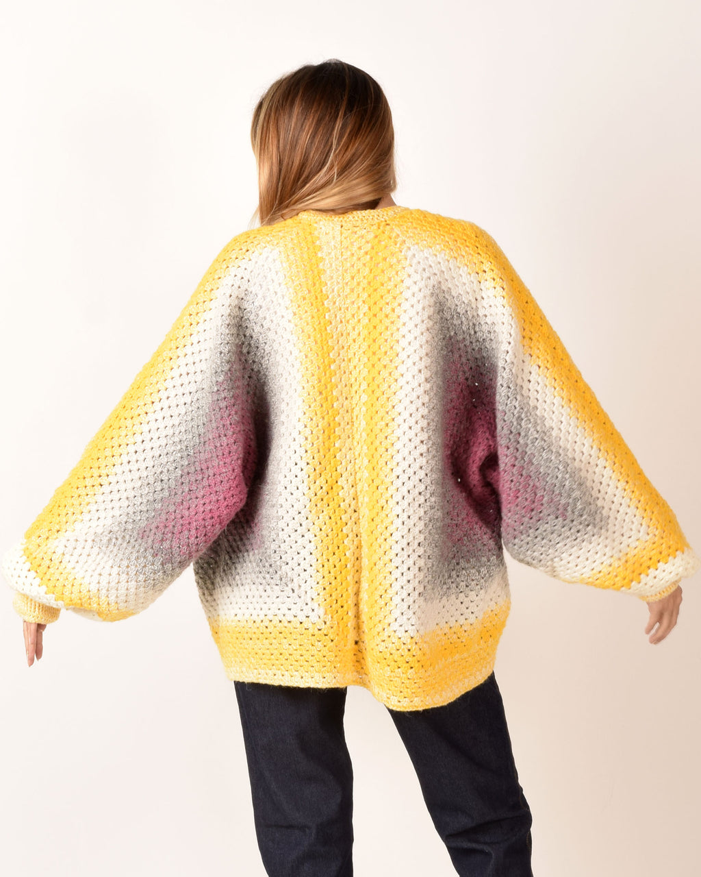 CARDIGAN TEJIDO A CROCHET OVER-SIZE - MODELO "ATARDECER"