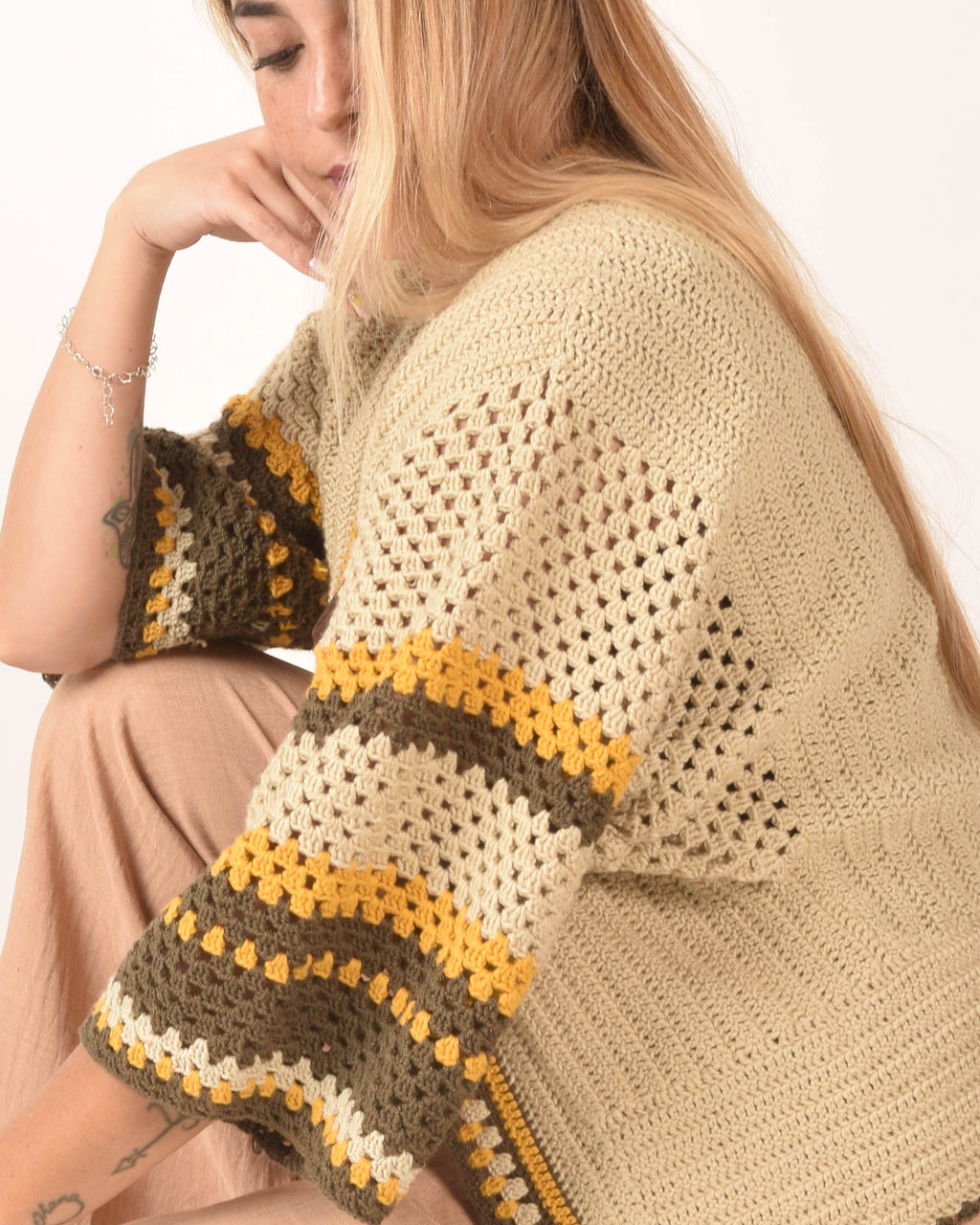CARDIGAN TEJIDO A CROCHET - MODELO "ABRIL"
