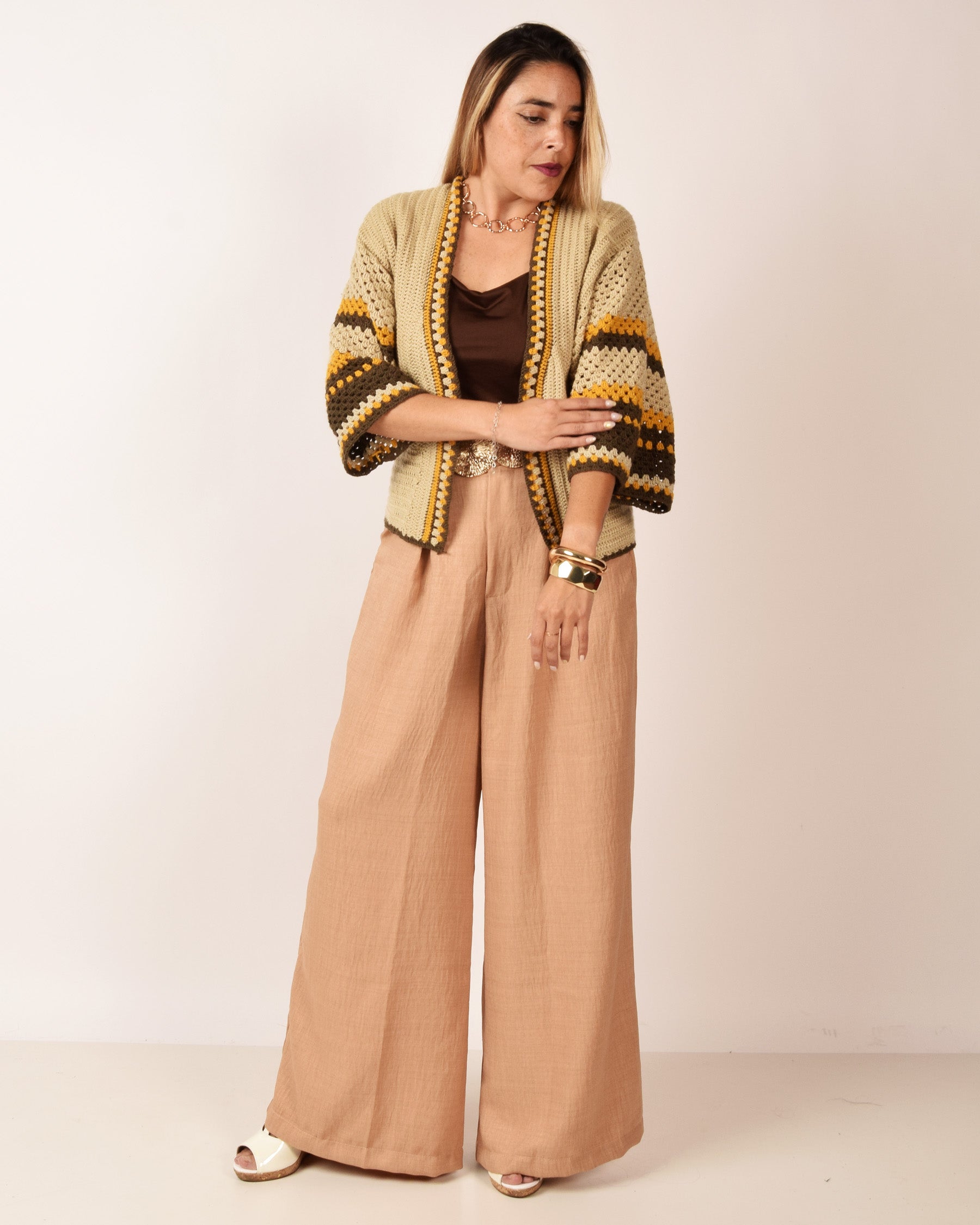 CARDIGAN TEJIDO A CROCHET - MODELO "ABRIL"