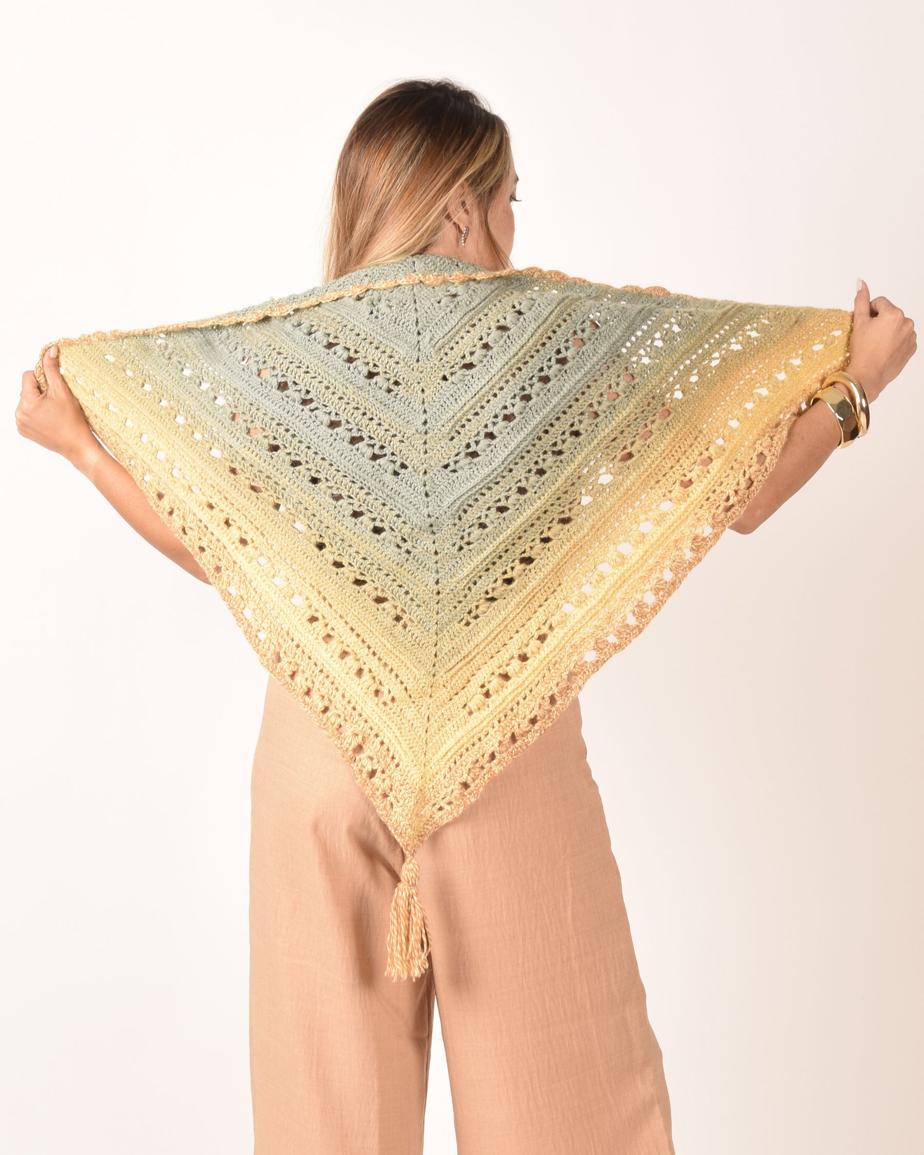 CHAL TEJIDO A CROCHET - MODELO "TERRA"