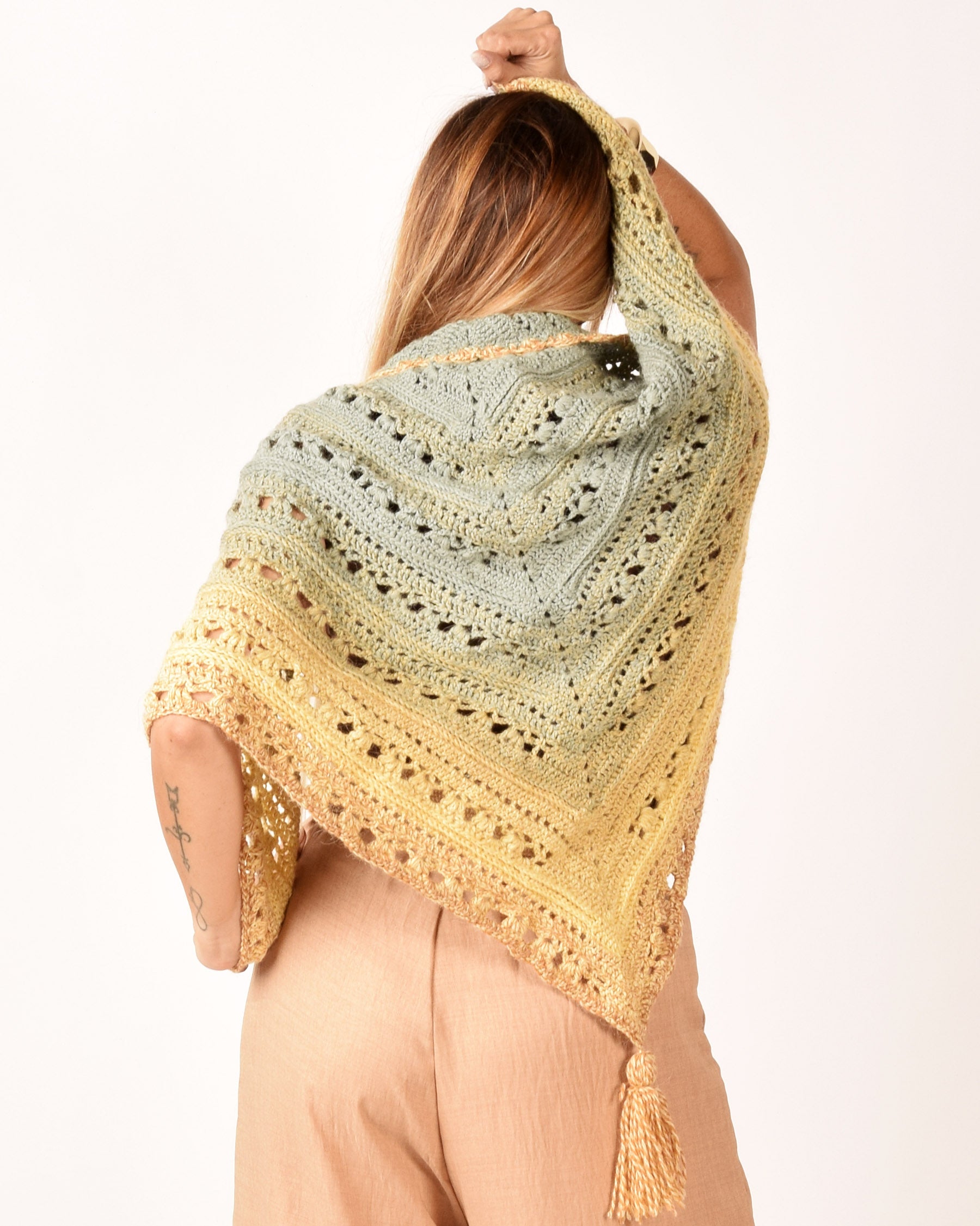 CHAL TEJIDO A CROCHET - MODELO "TERRA"