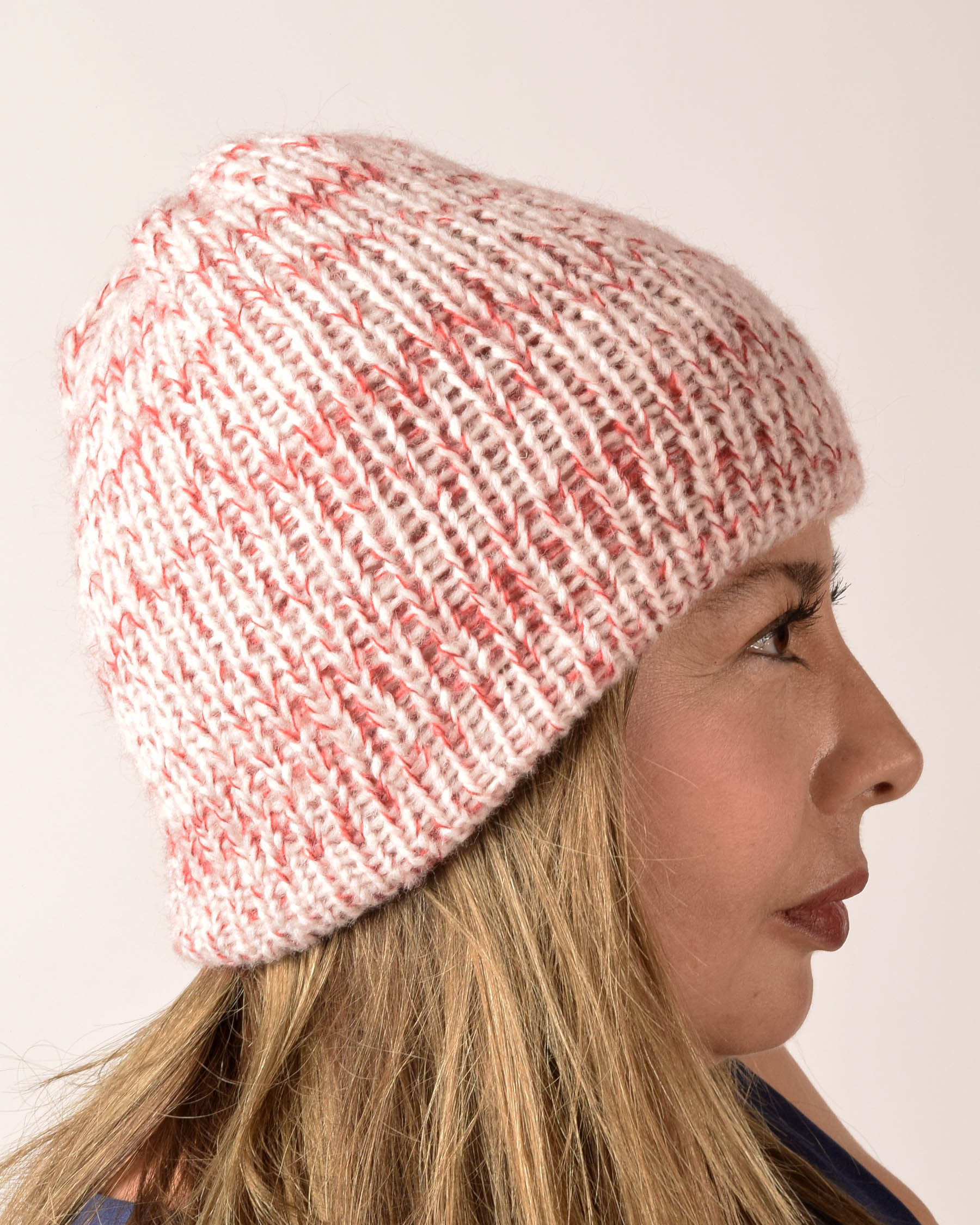 GORRO TEJIDO A MANO "BASIC"