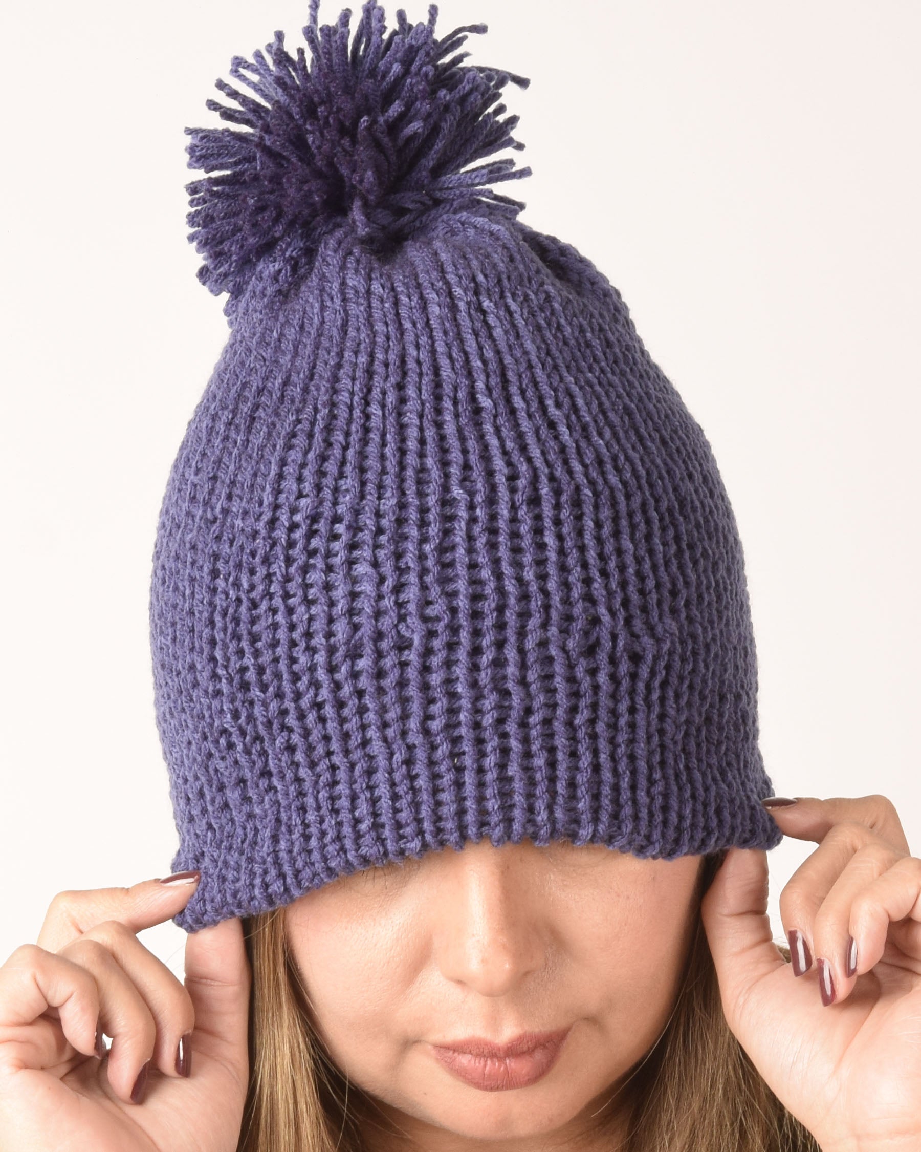GORRO TEJIDO A MANO "POMPÓN"
